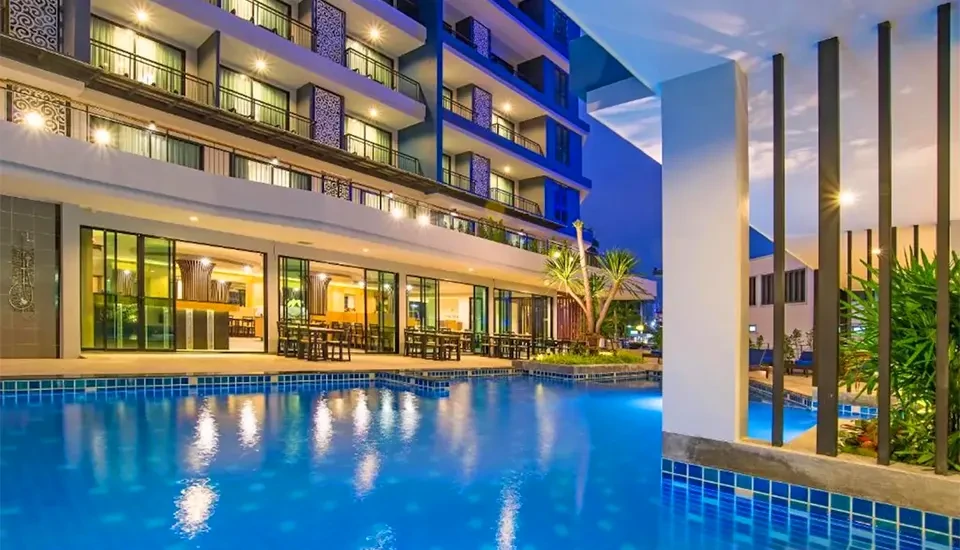 هتل آوا سی ریزورت